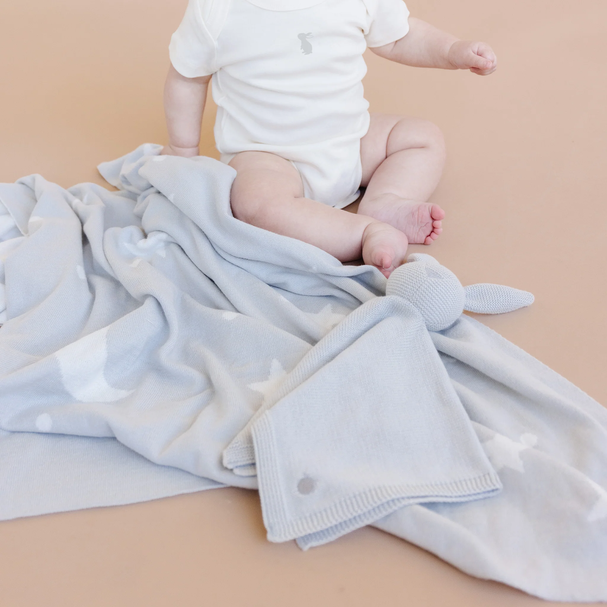 Star Moon Bunny Blanket Gift Set - Image 6