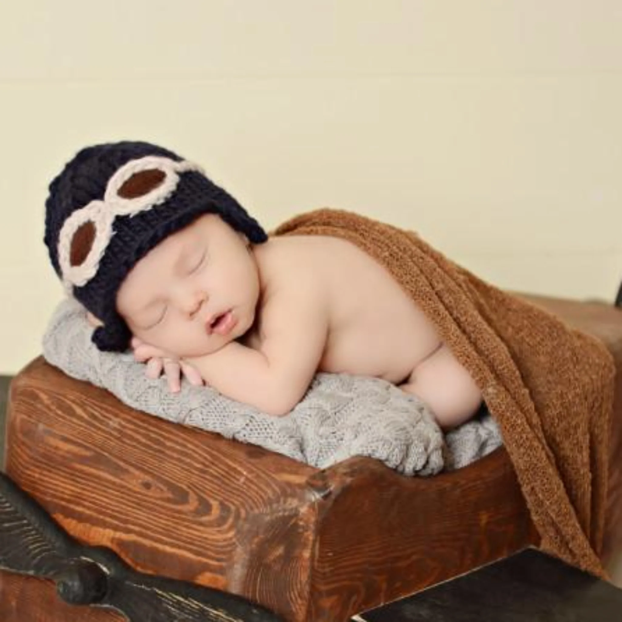 Wilbur Aviator with Goggles Knit Hat - Image 6